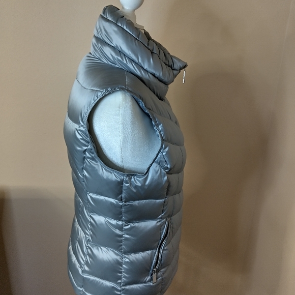 Calvin Klein silver puffer vest 90% duck down womans medium - Picture 3 of 15
